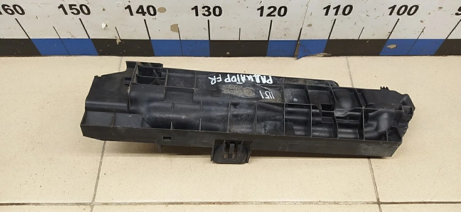 Кронштейн радиатора 1-серия E82/E88 2006>