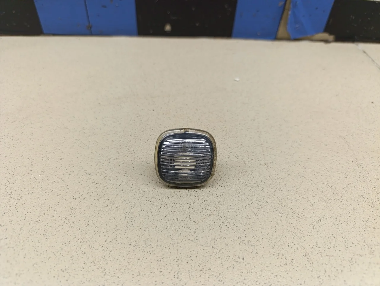 Повторитель на крыло Fabia 2007-2015