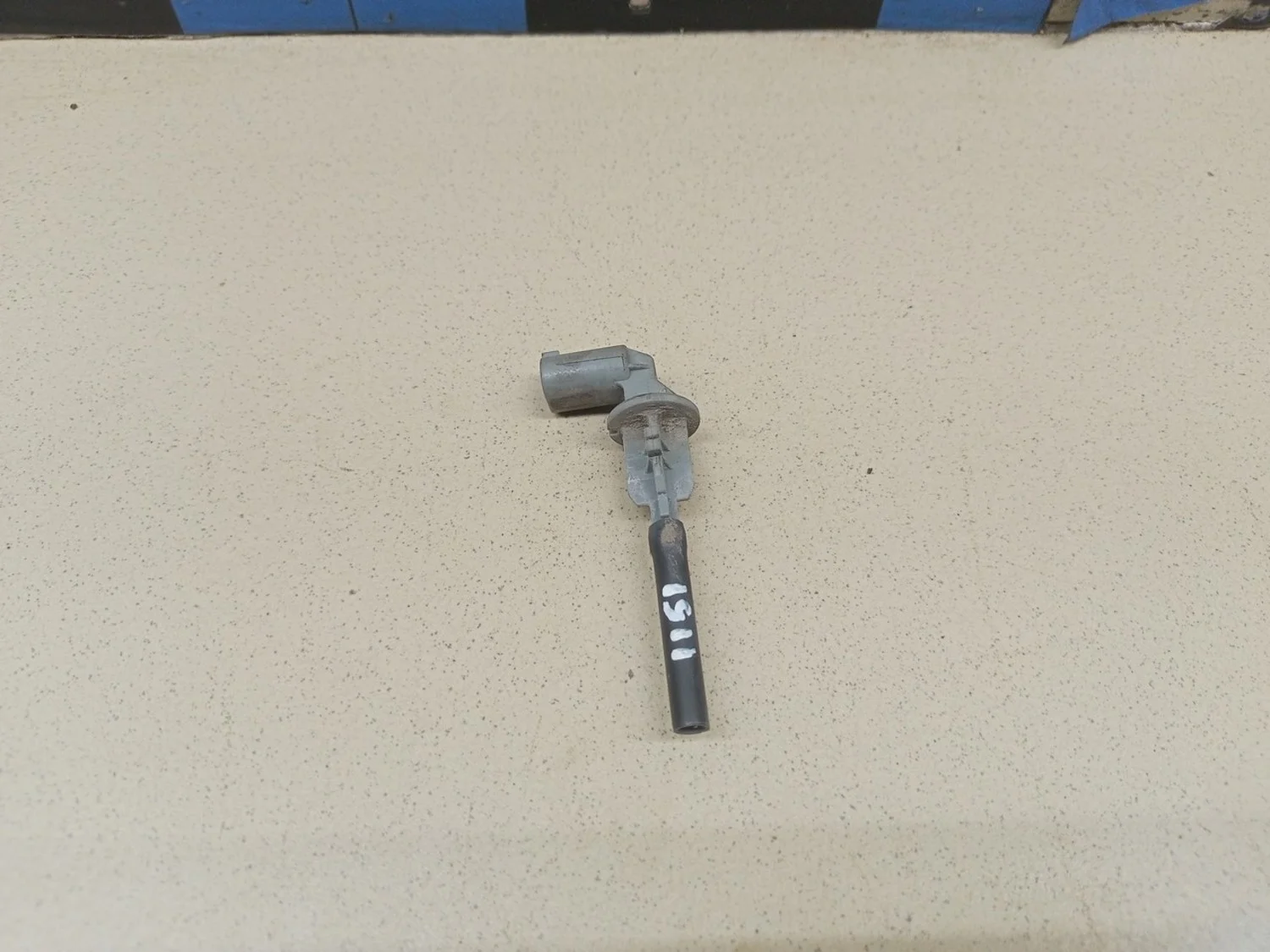 Датчик уровня в бачок омывателя 5-серия E39 1995-2003