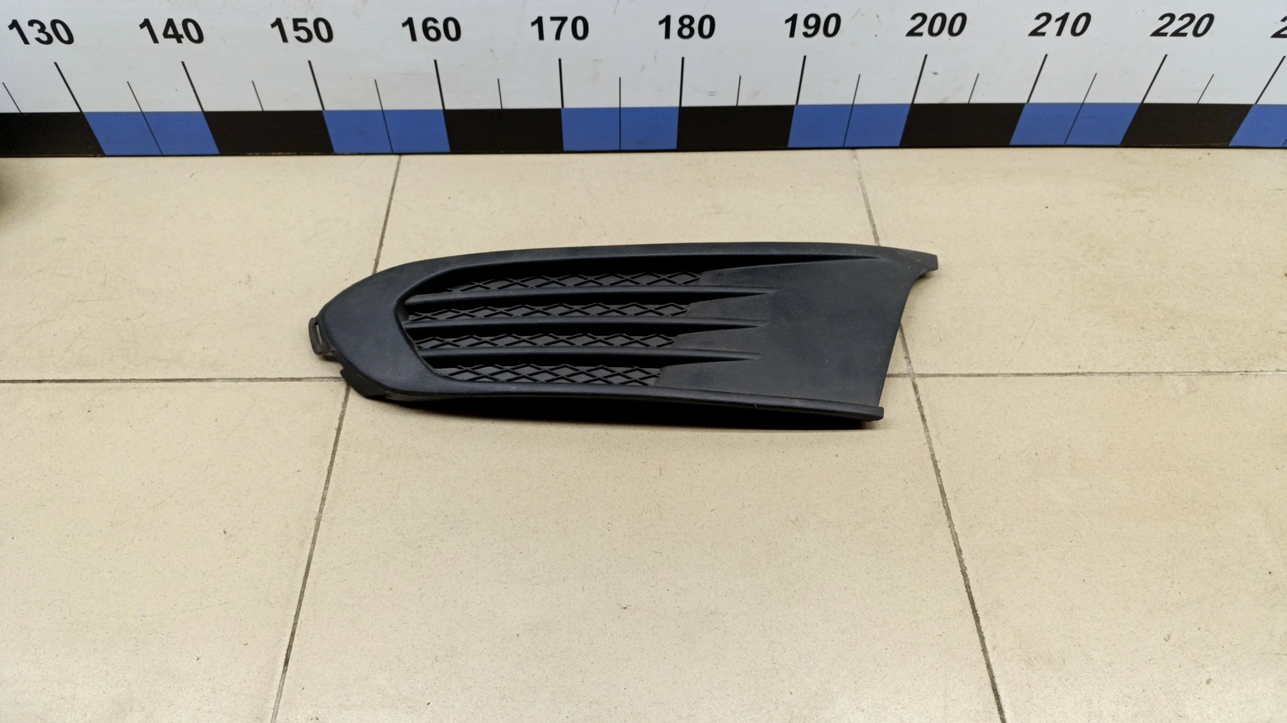 Решетка в бампер левая Polo (Sed RUS) 2011>