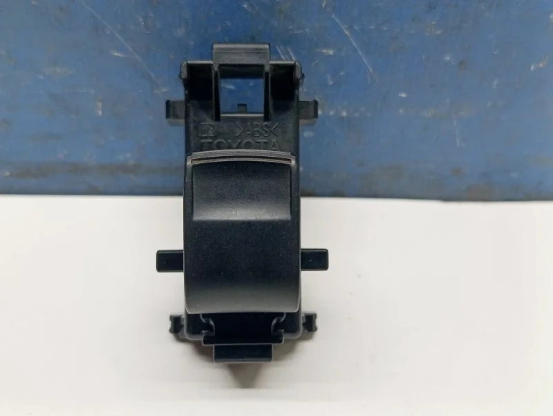 Кнопка стеклоподъемника Toyota Auris 2006-2012 8481052030 E150 1.6 1ZR