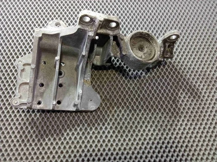 Подушка АКПП Nissan Qashqai I (2006—2010)