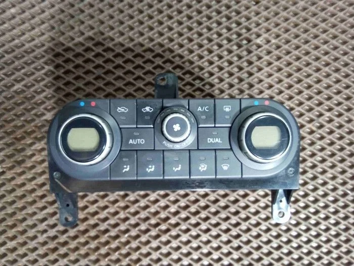 Блок управления климатом Nissan Qashqai I (2006—2010)