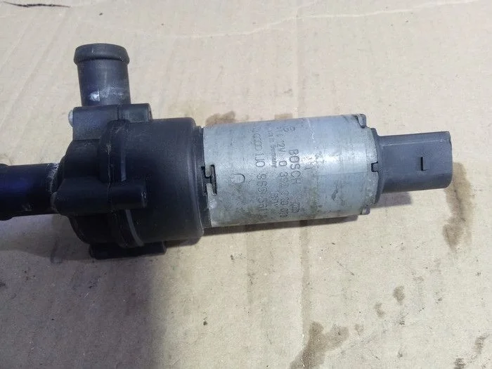 Насос водяной Volkswagen Golf Mk4 (1997—2006)