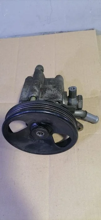 Насос гидроусилителя Nissan Almera N16 (2000—2003)