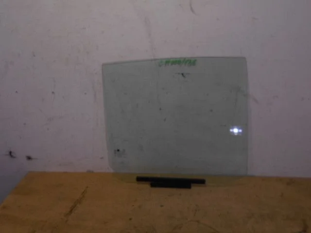 Стекло двери задней правой Hyundai Getz I (2002—2005)