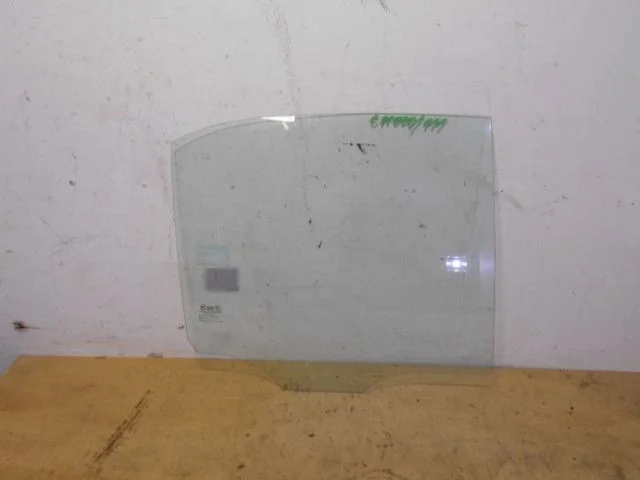 Стекло двери задней правой Hyundai Accent II (1999—2012)