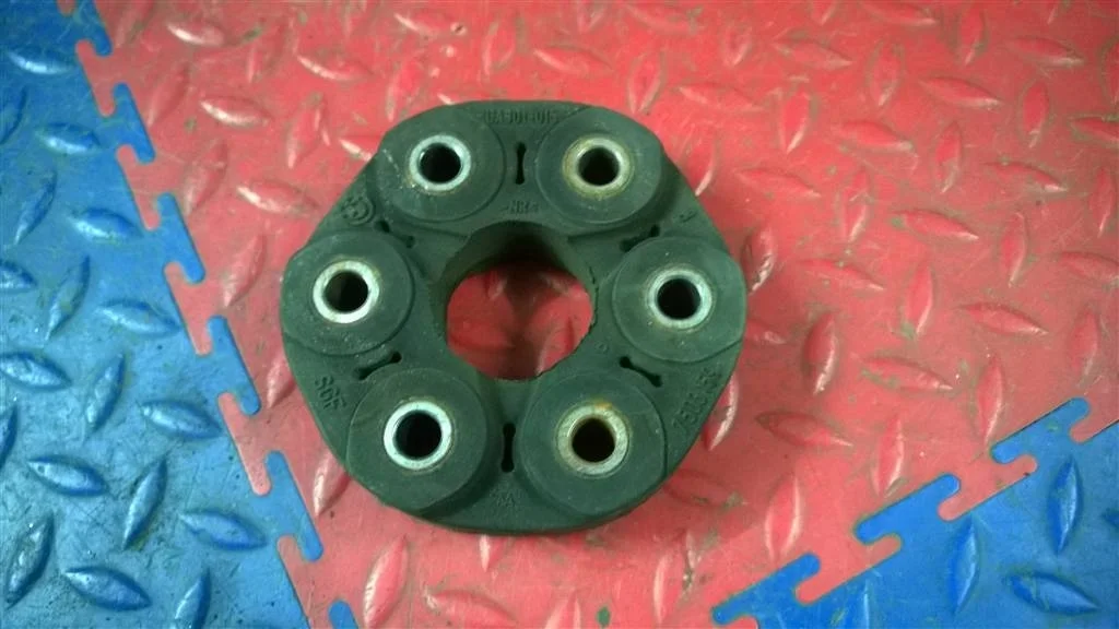 муфта эластичная карданного вала BMW X5 E53  M54B30 231 лс 3.0i