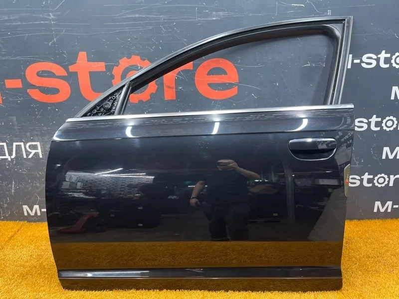 Дверь Audi A6 2005 4F0831051F C6/4F BDW, передняя левая