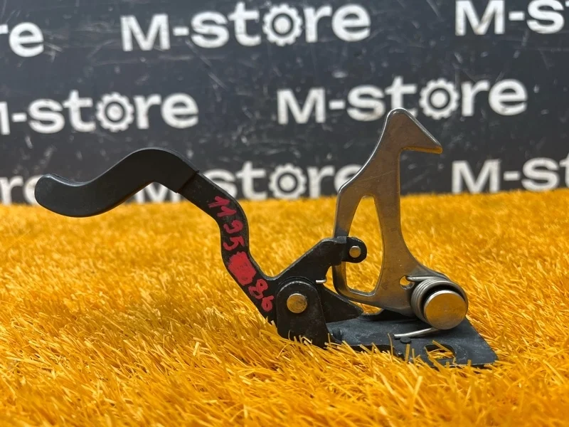 Замок капота Bmw 5-Series 1997 51238172164 E39 M52B28 (286S1)