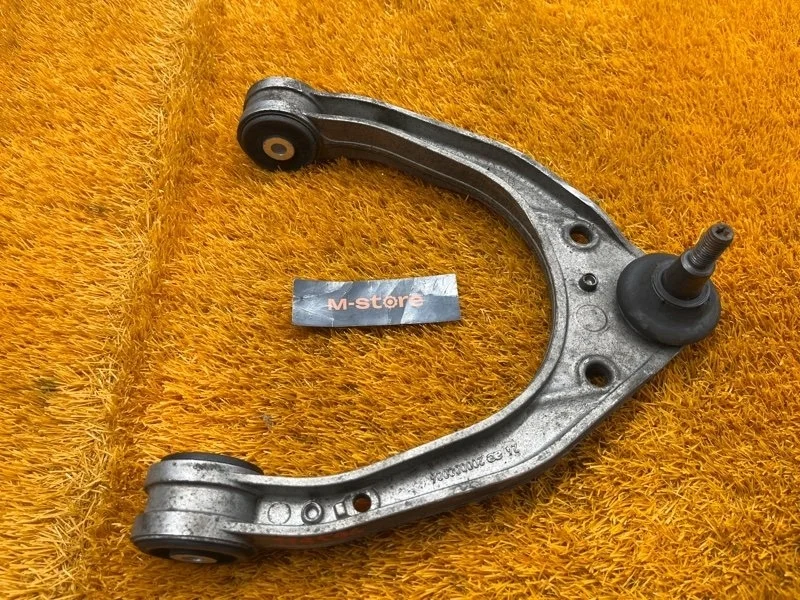 Рычаг подвески верхний Porsche Cayenne 2007 7L0407047B 957 M4801, передний правый