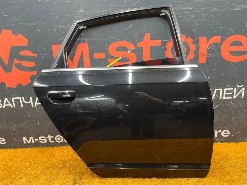 Дверь Audi A6 2005 4F0833052G C6/4F BDW, задняя правая