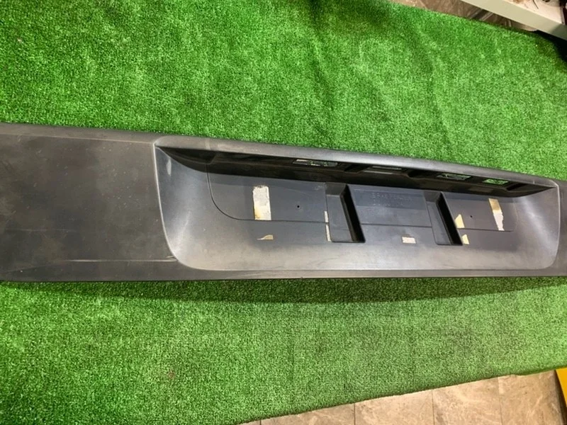 Накладка крышки багажника Renault Scenic 2003