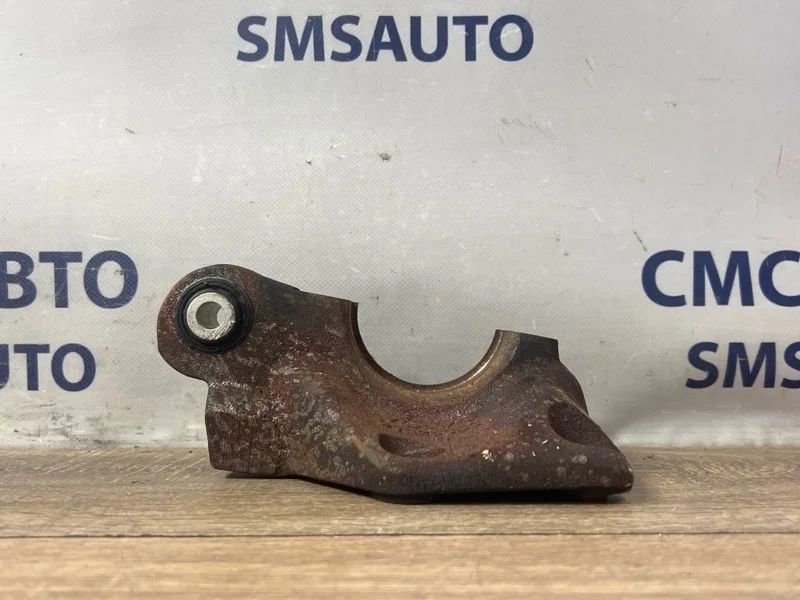 Кронштейн привода Volvo Xc60 2014-2017 31325393 ХС60 B5254T12, правый