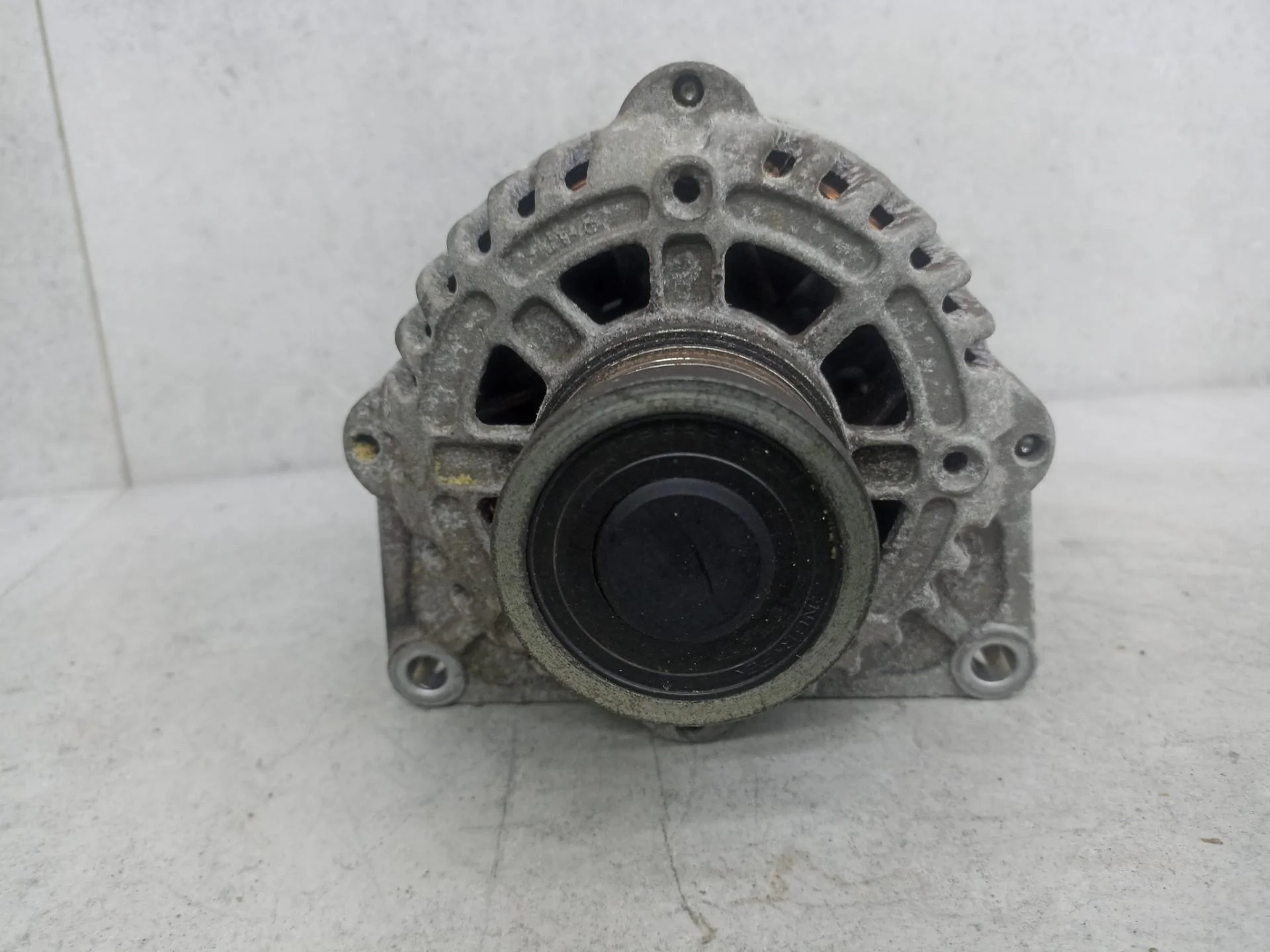 Генератор Opel Astra J 2011 13579666