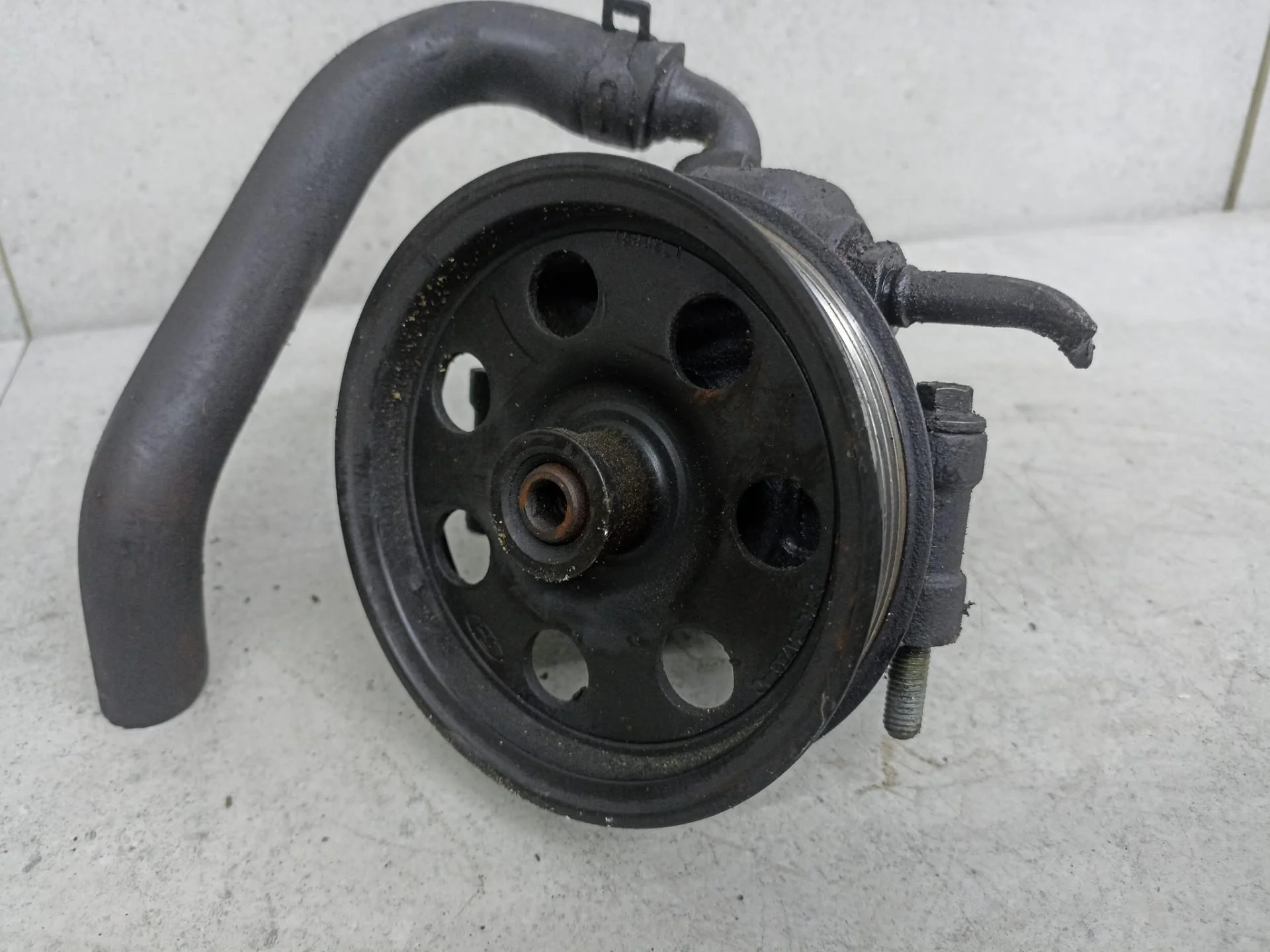 Насос гидроусилителя руля Ford Focus рест. 1373802