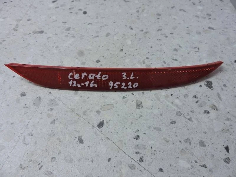 Отражатель в бампер задний левый Kia Cerato (YD) 2013-2020