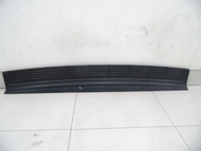 Накладка заднего бампера Toyota Land Cruiser (J200) 2007-2015