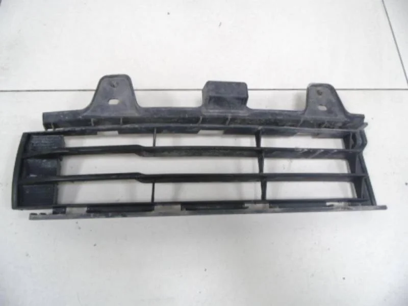 Решетка в бампер правая Toyota Land Cruiser (J200) 2007-2015