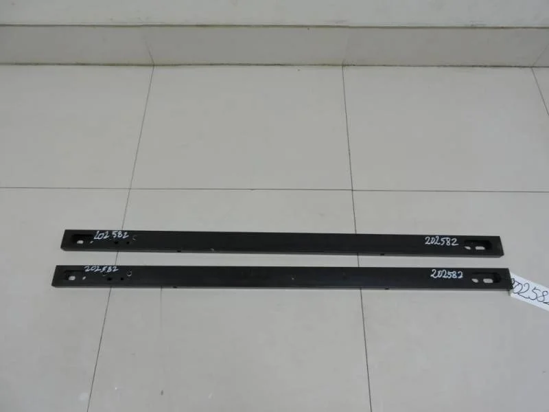 Усилитель переднего бампера Nissan X-Trail (T30) 2001-2006