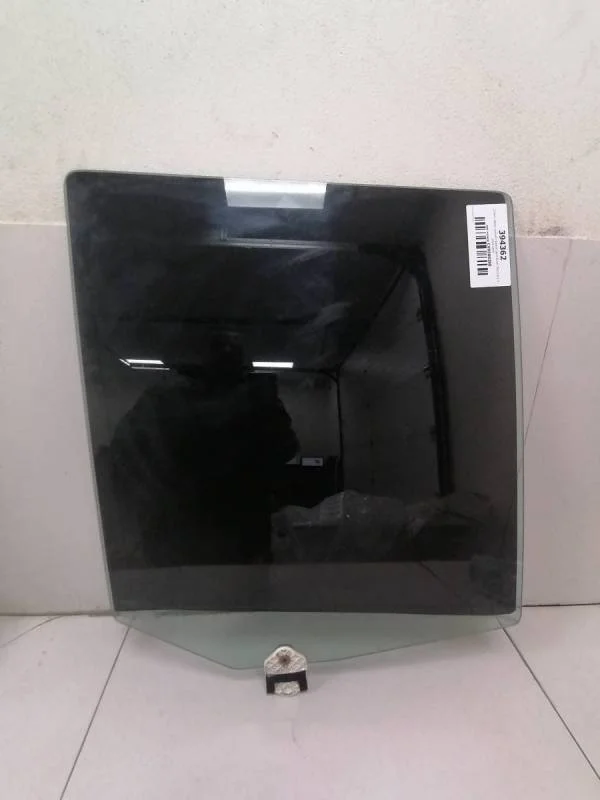 Стекло двери задней правой Land Rover Discovery 3 2004-2009