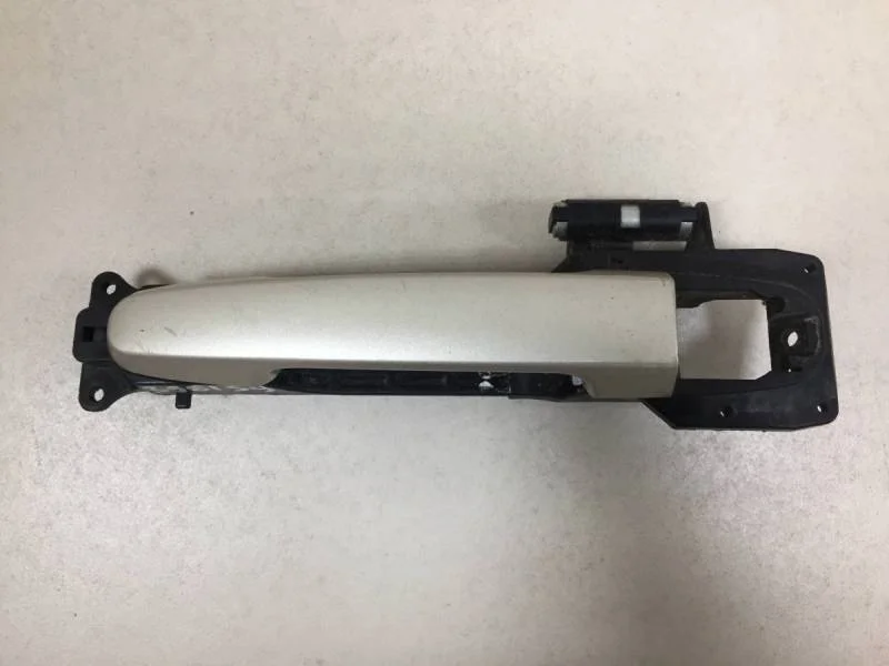 Ручка двери передней наружная левая Toyota Corolla E150 2006-2013