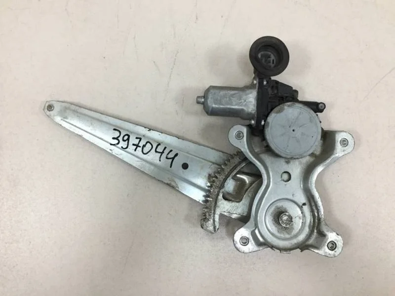 Стеклоподъемник электр. задний правый Toyota Rav 4 (A30) 2006-2013