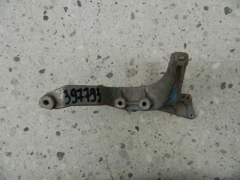 Кронштейн (сопут. товар) Mercedes-Benz C-Class (W204) 2007-2014