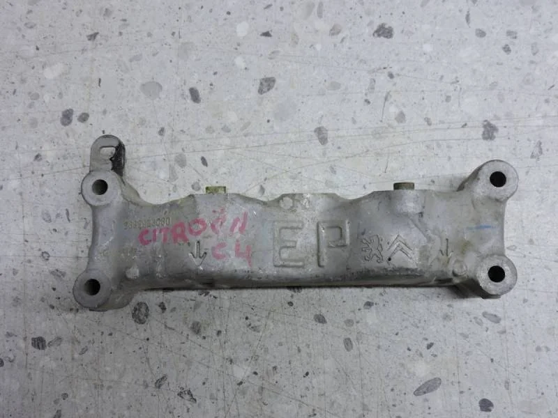 Кронштейн двигателя правый Citroen C4 2005-2011