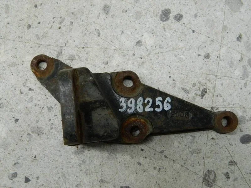 Кронштейн двигателя правый Toyota Matrix (E130) 2002-2008