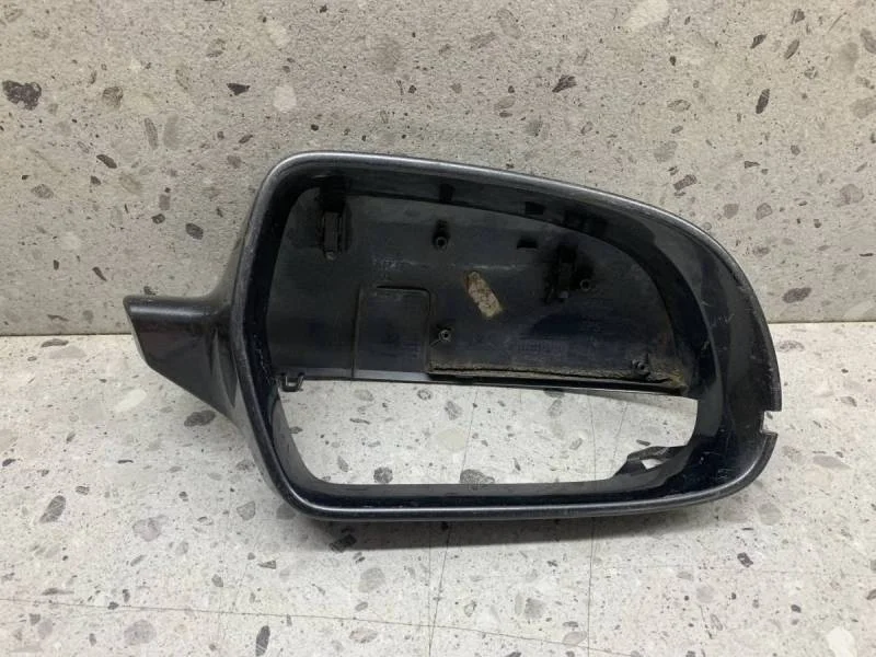 Накладка зеркала правого Audi A3 (8P) 2004-2013