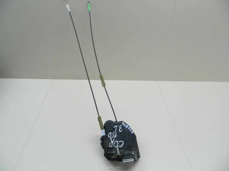 Замок двери задней левой Toyota Corolla E150 2006-2013