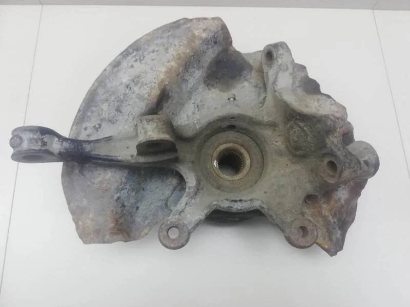 Кулак поворотный передний левый BMW X5 E53 2000-2007