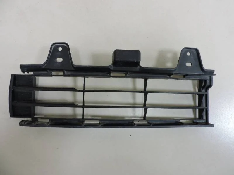 Решетка в бампер правая Toyota Land Cruiser (J200) 2007-2015