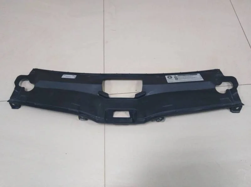 Кожух замка капота Skoda Rapid 2019>