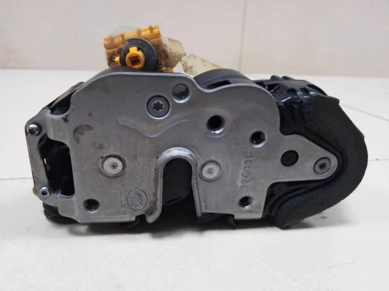 Замок двери задней левой Chevrolet Cruze (J300) 2009-2016