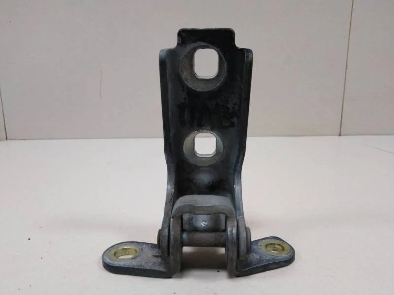 Петля двери Chevrolet Cruze (J300) 2009-2016