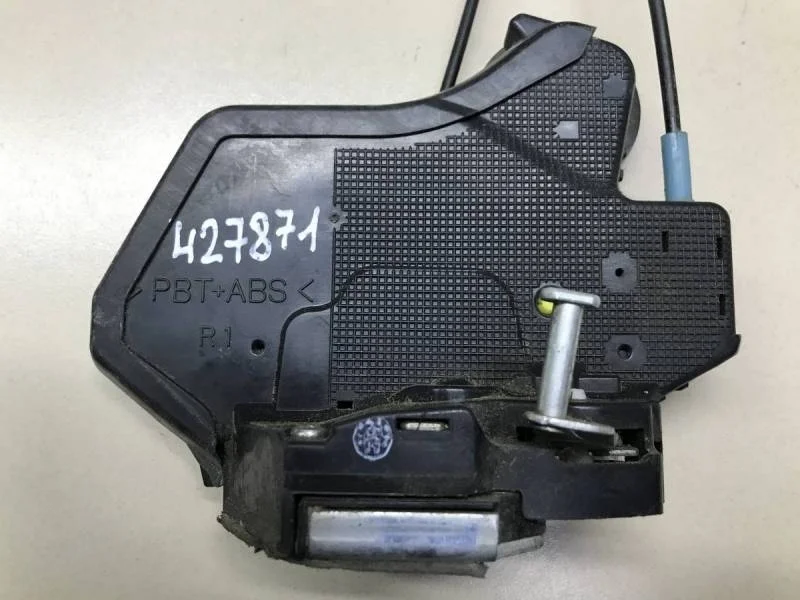 Замок двери задней правой Suzuki Grand Vitara 2005-2015