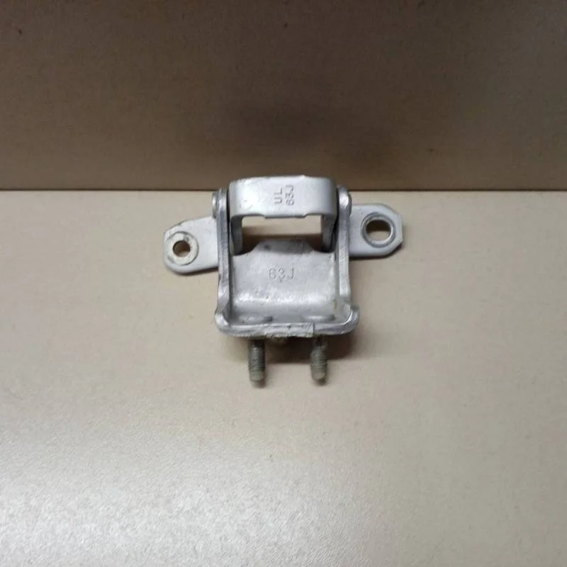 Петля двери задней левой верхняя Suzuki Grand Vitara 2005-2015