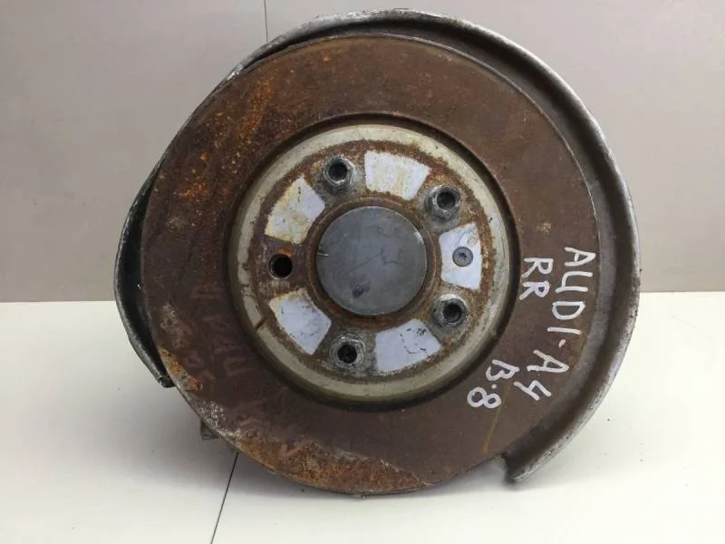 Кулак поворотный задний правый Audi A4 (B8) 2007-2015