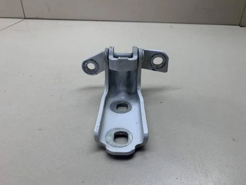 Петля двери задней правой нижняя Chevrolet Cruze (J300) 2009-2016