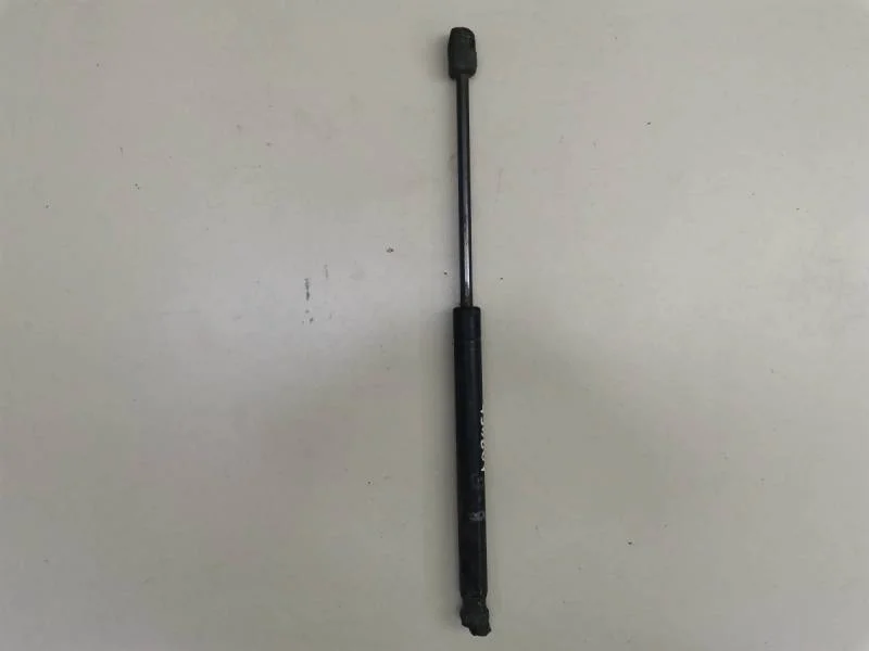 Амортизатор крышки багажника Volkswagen Passat B6 2005-2010