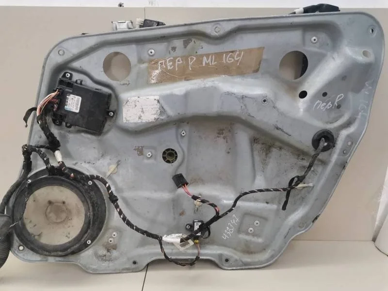 Стеклоподъемник электр. передний правый Mercedes-Benz ML-Class (W164) 2005-2011