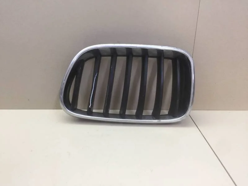 Решетка радиатора левая BMW X3 F25 2010-2017