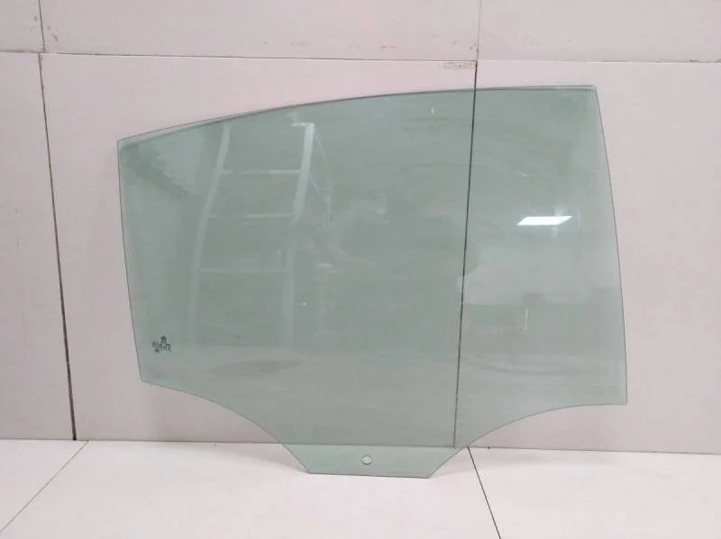Стекло двери задней правой Volkswagen Passat B6 2005-2010