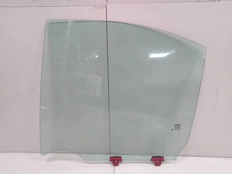 Стекло двери задней левой Nissan Almera (N16) 2000-2006
