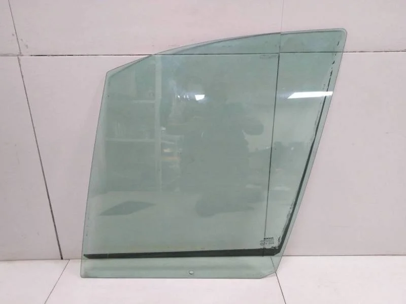 Стекло двери передней левой Renault Scenic (1) 1999-2003