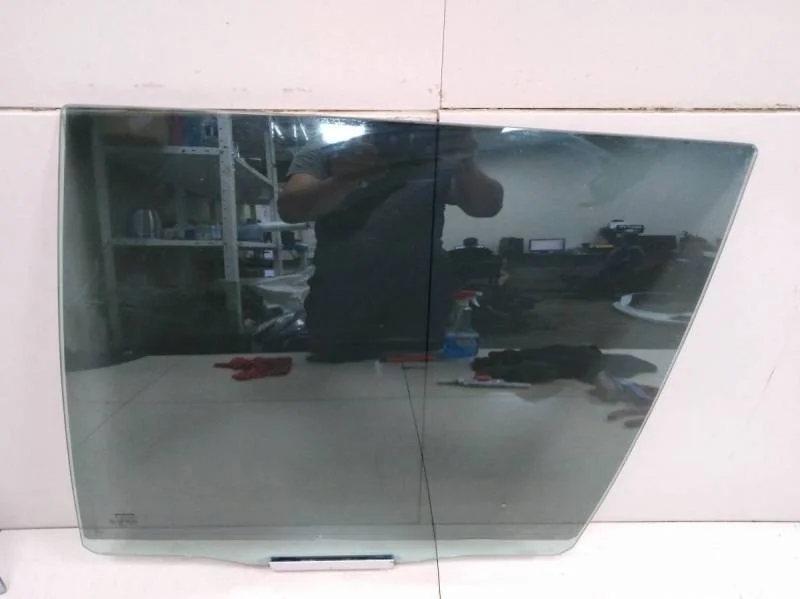 Стекло двери задней левой Volvo XC90 2002-2015