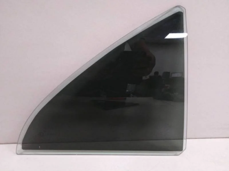 Стекло двери задней правой (форточка) Toyota Avensis (T250) 2003-2009