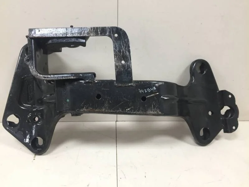 Кронштейн КПП BMW X5 E53 2000-2007